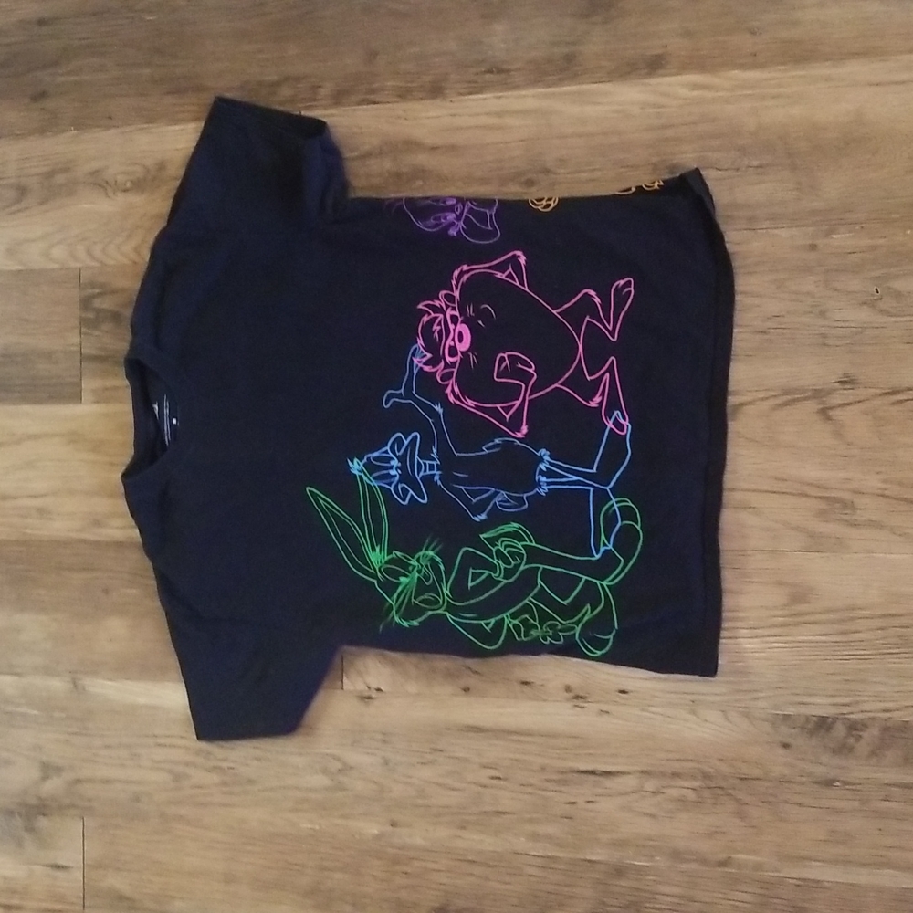 Looney toons black t-shirt